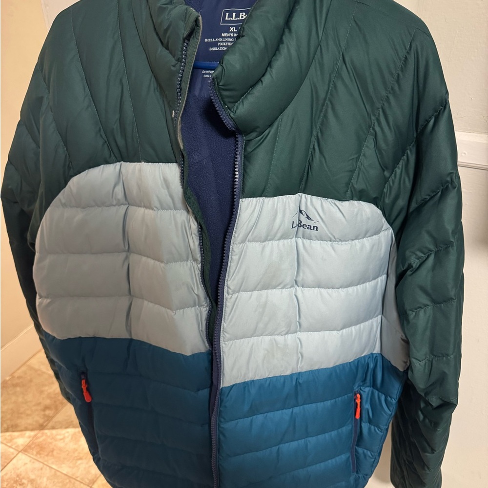 L.L. Bean Men's Forest Green and Navy Puffer Jacket